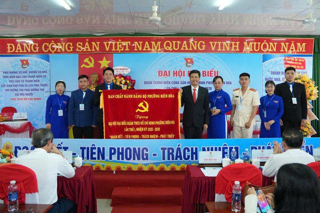 Bí thư Đảng ủy phường Biên Hòa: Thanh niên phải dám nghĩ, dám làm, dám tiên phong- Ảnh 2. Bí thư Đảng ủy phường Biên Hòa: Thanh niên phải dám nghĩ, dám làm, dám tiên phong- Ảnh 2.
