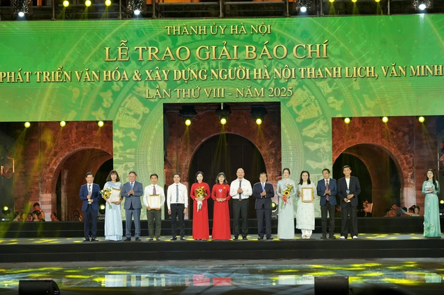 Hà Nội: Trao Giải báo chí về phát triển văn hóa và xây dựng người Hà Nội thanh lịch, văn minh lần thứ VIII - năm 2025- Ảnh 1. Hà Nội: Trao Giải báo chí về phát triển văn hóa và xây dựng người Hà Nội thanh lịch, văn minh lần thứ VIII - năm 2025- Ảnh 1.