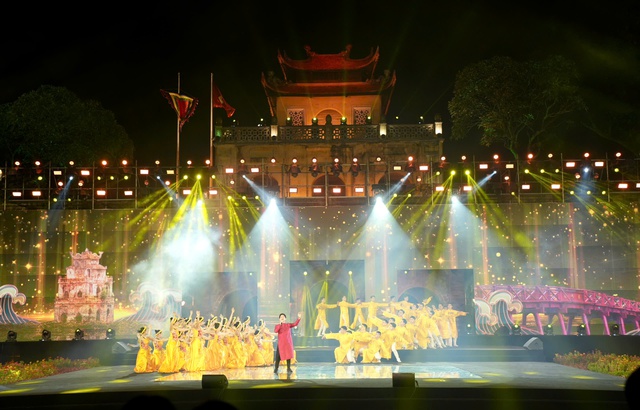 Hà Nội: Trao Giải báo chí về phát triển văn hóa và xây dựng người Hà Nội thanh lịch, văn minh lần thứ VIII - năm 2025- Ảnh 3. Hà Nội: Trao Giải báo chí về phát triển văn hóa và xây dựng người Hà Nội thanh lịch, văn minh lần thứ VIII - năm 2025- Ảnh 3.