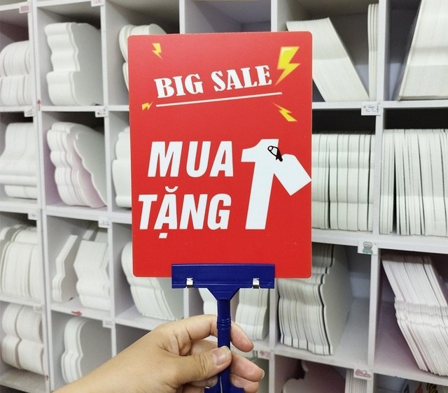 Tại sao lại là "mua 1 tặng 1" thay vì giảm giá 50%?- Ảnh 1. Tại sao lại là "mua 1 tặng 1" thay vì giảm giá 50%?- Ảnh 1.