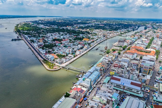 Vĩnh Long phát triển hạ tầng kết nối, tạo động lực cho tăng trưởng - Ảnh 1. Vĩnh Long phát triển hạ tầng kết nối, tạo động lực cho tăng trưởng - Ảnh 1.