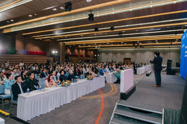 VSMCamp & CSMOSummit 2025: Khám phá góc nhìn mới về ngành Sales & Marketing trong kỷ nguyên AI- Ảnh 10. VSMCamp & CSMOSummit 2025: Khám phá góc nhìn mới về ngành Sales & Marketing trong kỷ nguyên AI- Ảnh 10.