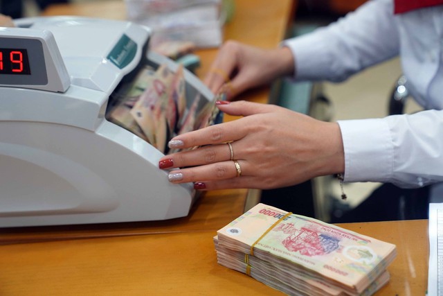 Lương ngân hàng vẫn luôn "đỉnh": Lộ diện ngân hàng trả lương "khủng" nhất Việt Nam- Ảnh 2. Lương ngân hàng vẫn luôn "đỉnh": Lộ diện ngân hàng trả lương "khủng" nhất Việt Nam- Ảnh 2.