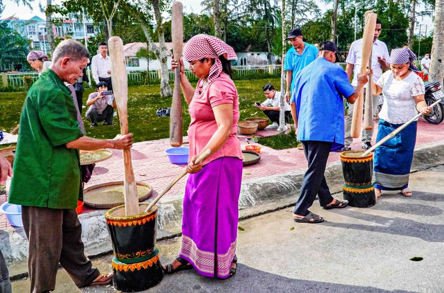 Cần Thơ sẵn sàng cho Lễ hội Oóc Om Bóc - Đua ghe Ngo năm 2025 với nhiều hoạt động hấp dẫn- Ảnh 2. Cần Thơ sẵn sàng cho Lễ hội Oóc Om Bóc - Đua ghe Ngo năm 2025 với nhiều hoạt động hấp dẫn- Ảnh 2.