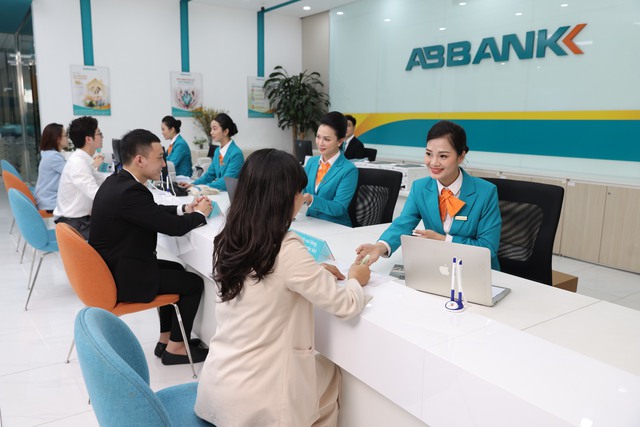 Lợi nhuận tăng trưởng thần tốc gấp 8 lần, một ngân hàng được "bật đèn xanh", bơm vốn thêm hàng nghìn tỷ- Ảnh 2. Lợi nhuận tăng trưởng thần tốc gấp 8 lần, một ngân hàng được "bật đèn xanh", bơm vốn thêm hàng nghìn tỷ- Ảnh 2.