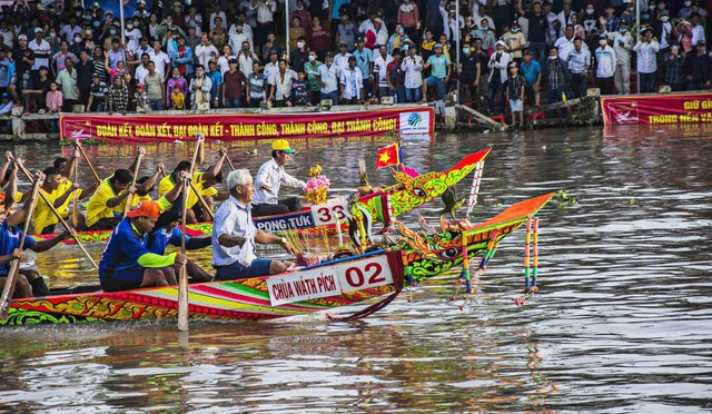 Cần Thơ sẵn sàng cho Lễ hội Oóc Om Bóc - Đua ghe Ngo năm 2025 với nhiều hoạt động hấp dẫn- Ảnh 1. Cần Thơ sẵn sàng cho Lễ hội Oóc Om Bóc - Đua ghe Ngo năm 2025 với nhiều hoạt động hấp dẫn- Ảnh 1.
