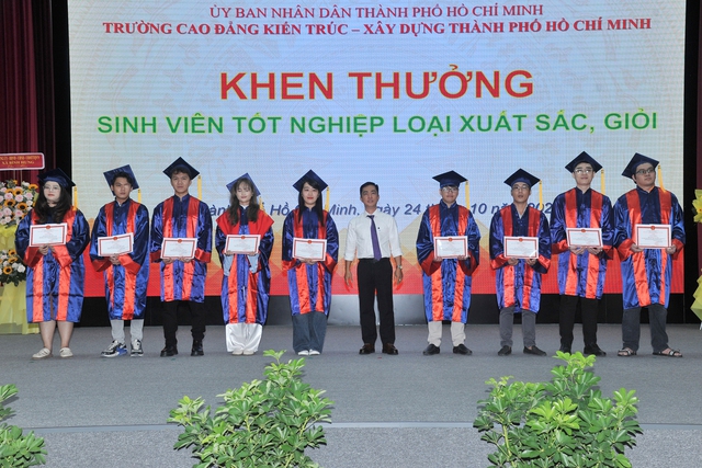 Trường CĐ Kiến trúc - Xây dựng TP.HCM: Hướng tới đào tạo kỹ sư thực hành chuẩn quốc tế- Ảnh 4. Trường CĐ Kiến trúc - Xây dựng TP.HCM: Hướng tới đào tạo kỹ sư thực hành chuẩn quốc tế- Ảnh 4.