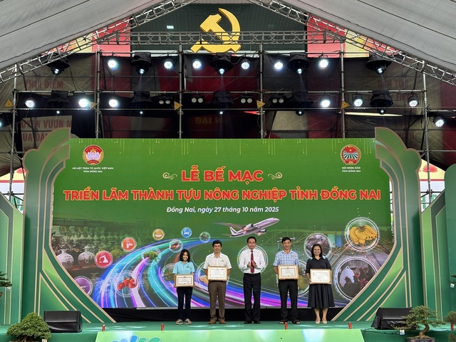 Đồng Nai: Đẩy mạnh phát triển nông nghiệp hiện đại, tôn vinh 119 sản phẩm OCOP năm 2025- Ảnh 4. Đồng Nai: Đẩy mạnh phát triển nông nghiệp hiện đại, tôn vinh 119 sản phẩm OCOP năm 2025- Ảnh 4.