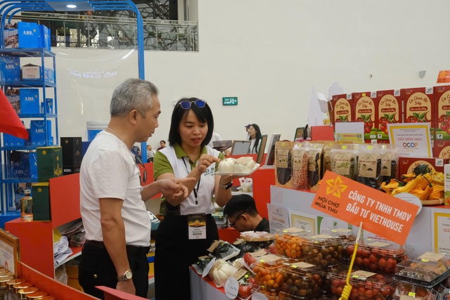 Gian hàng Đà Nẵng khuấy động Hội chợ Mùa Thu 2025 tại Đông Anh- Ảnh 4. Gian hàng Đà Nẵng khuấy động Hội chợ Mùa Thu 2025 tại Đông Anh- Ảnh 4.