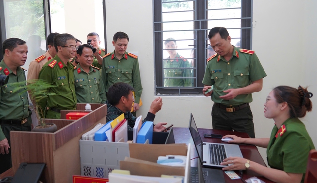 Thanh Hóa: Giám đốc Công an tỉnh thăm, làm việc với Công an các xã biên giới- Ảnh 2. Thanh Hóa: Giám đốc Công an tỉnh thăm, làm việc với Công an các xã biên giới- Ảnh 2.