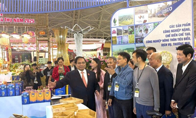 Hội chợ Mùa Thu 2025: Nơi hàng hóa xứ Thanh vươn tầm- Ảnh 2. Hội chợ Mùa Thu 2025: Nơi hàng hóa xứ Thanh vươn tầm- Ảnh 2.