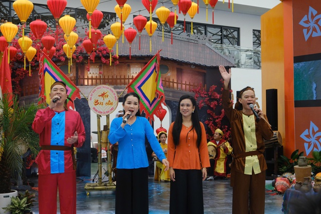 Gian hàng Đà Nẵng khuấy động Hội chợ Mùa Thu 2025 tại Đông Anh- Ảnh 2. Gian hàng Đà Nẵng khuấy động Hội chợ Mùa Thu 2025 tại Đông Anh- Ảnh 2.