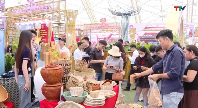 Hội chợ Mùa Thu 2025: Nơi hàng hóa xứ Thanh vươn tầm- Ảnh 8. Hội chợ Mùa Thu 2025: Nơi hàng hóa xứ Thanh vươn tầm- Ảnh 8.