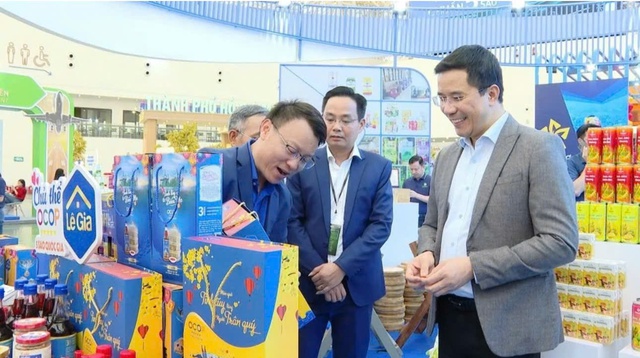 Hội chợ Mùa Thu 2025: Nơi hàng hóa xứ Thanh vươn tầm- Ảnh 5. Hội chợ Mùa Thu 2025: Nơi hàng hóa xứ Thanh vươn tầm- Ảnh 5.