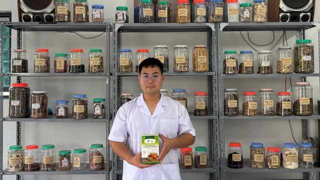 Hành trình biến ruộng hoang thành “vườn thuốc vàng” của chàng trai 9x Tiền Hải- Ảnh 2. Hành trình biến ruộng hoang thành “vườn thuốc vàng” của chàng trai 9x Tiền Hải- Ảnh 2.