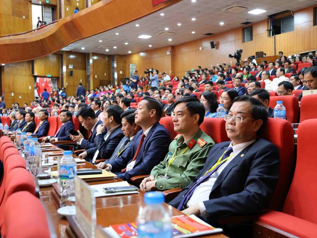 Bà Nguyễn Thị Hà được tín nhiệm giữ chức Chủ tịch Ủy ban MTTQ Việt Nam tỉnh Bắc Ninh nhiệm kỳ mới- Ảnh 3. Bà Nguyễn Thị Hà được tín nhiệm giữ chức Chủ tịch Ủy ban MTTQ Việt Nam tỉnh Bắc Ninh nhiệm kỳ mới- Ảnh 3.