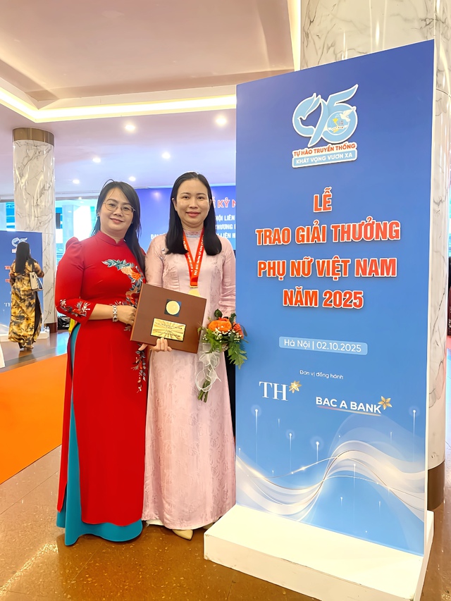 Giám đốc Bệnh viện Phụ sản TP Cần Thơ được vinh danh giải thưởng Phụ nữ Việt Nam năm 2025- Ảnh 2.