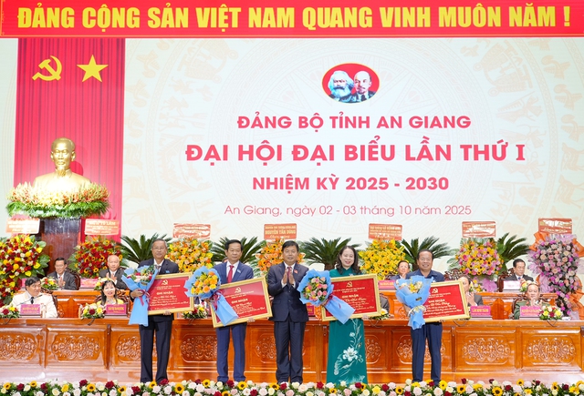Xây dựng “Một An Giang - Một tầm nhìn - Một ý chí - Một niềm tin thắng lợi”- Ảnh 12.