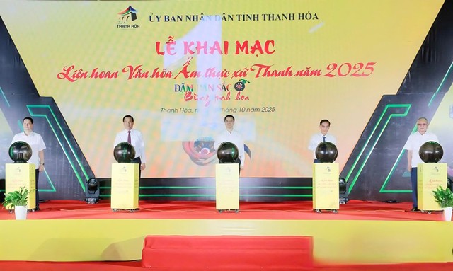 Khai mạc Liên hoan Văn hóa ẩm thực xứ Thanh năm 2025: “Đậm bản sắc - Bừng tinh hoa”- Ảnh 1.
