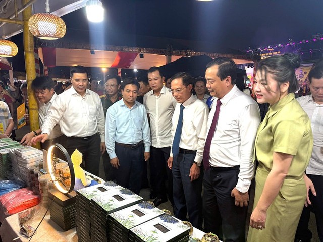 Khai mạc Liên hoan Văn hóa ẩm thực xứ Thanh năm 2025: “Đậm bản sắc - Bừng tinh hoa”- Ảnh 2.