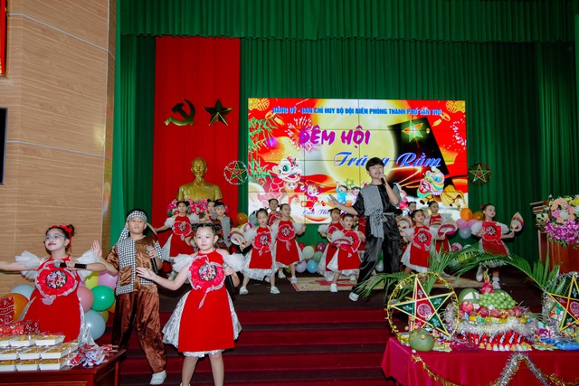 Chăm lo Tết Trung thu cho con em BĐBP TP. Cần Thơ- Ảnh 1.