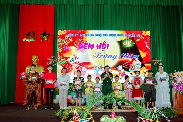 Chăm lo Tết Trung thu cho con em BĐBP TP. Cần Thơ- Ảnh 2.