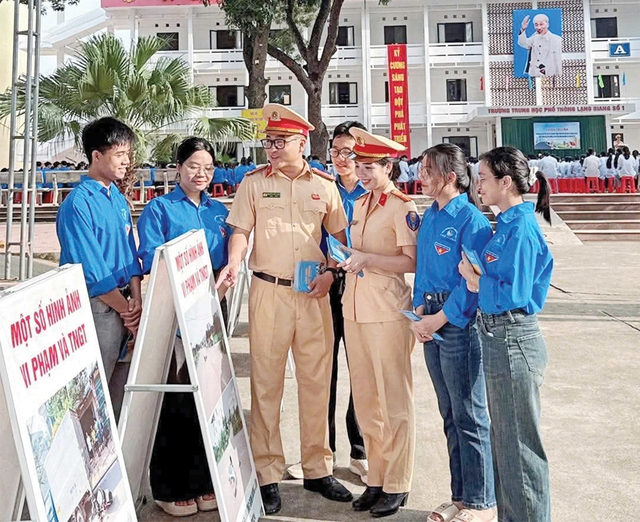 Bắc Ninh quyết liệt xóa ùn tắc, giảm tai nạn giao thông- Ảnh 1.