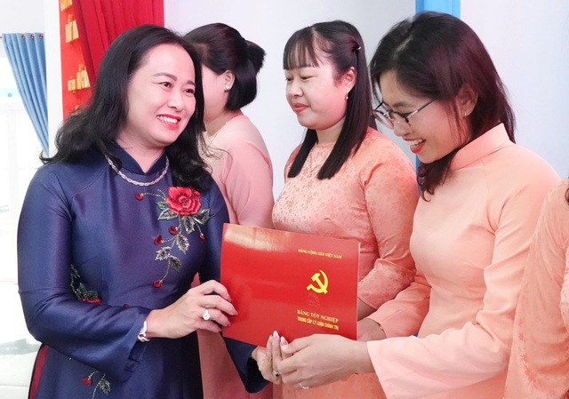 Trường Chính trị TP Cần Thơ bế giảng các lớp Trung cấp lý luận chính trị- Ảnh 2. Trường Chính trị TP Cần Thơ bế giảng các lớp Trung cấp lý luận chính trị- Ảnh 2.