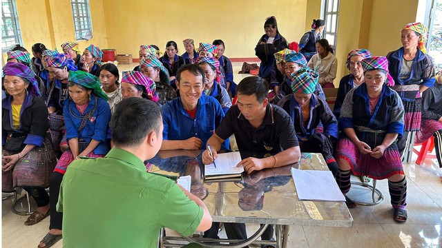 Lào Cai: Đa dạng hình thức trợ giúp pháp lý cho đồng bào dân tộc thiểu số- Ảnh 1. Lào Cai: Đa dạng hình thức trợ giúp pháp lý cho đồng bào dân tộc thiểu số- Ảnh 1.