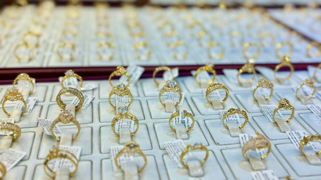 Giá vàng hôm nay 1/11: Hồi phục mạnh mẽ- Ảnh 1. Giá vàng hôm nay 1/11: Hồi phục mạnh mẽ- Ảnh 1.