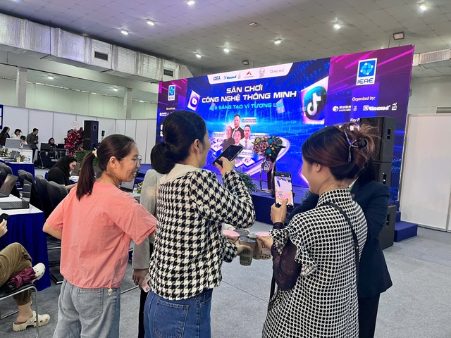 Sân chơi công nghệ – AI và đổi mới sáng tạo cho cuộc sống- Ảnh 6. Sân chơi công nghệ – AI và đổi mới sáng tạo cho cuộc sống- Ảnh 6.