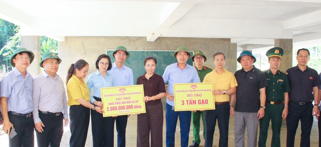 Nữ phó Bí thư Tỉnh uỷ kiểm tra, chỉ đạo khẩn trương khắc phục hậu quả bão số 10- Ảnh 8.