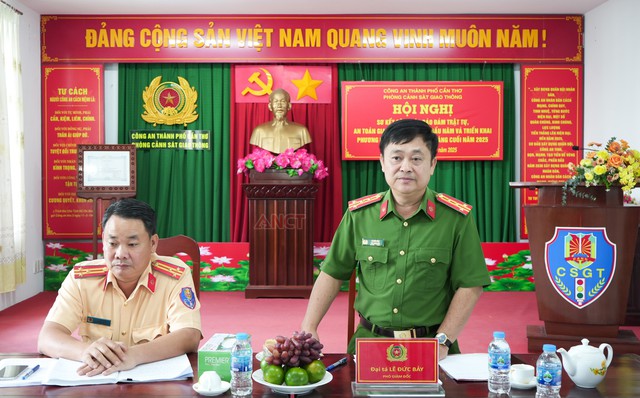 Công an TP Cần Thơ hội ý với các Trung tâm đào tạo, sát hạch lái xe trên địa bàn thành phố- Ảnh 2.