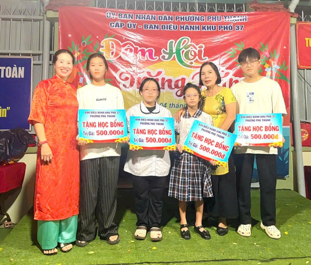 TP.HCM: Phường Phú Thạnh tổ chức Đêm hội Trăng rằm 2025- Ảnh 4.
