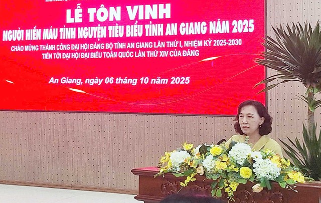 An Giang: Tôn vinh 471 tập thể, gia đình, cá nhân hiến máu tiêu biểu năm 2025- Ảnh 2.