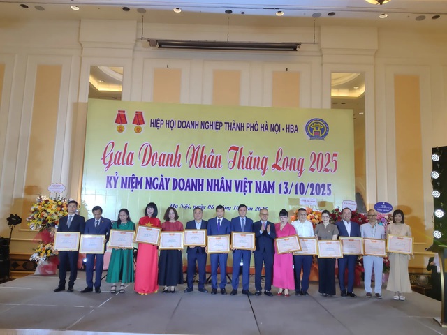 Hà Nội vinh danh doanh nghiệp, doanh nhân tiêu biểu xuất sắc- Ảnh 1.