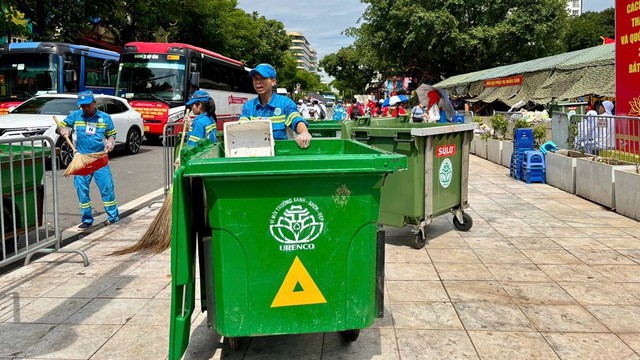 Hà Nội: Phí thu gom rác thải sinh hoạt áp dụng theo lượng thải thực tế từ quý I/2026- Ảnh 1.
