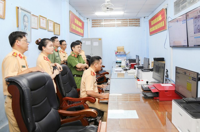 Công an TP Cần Thơ: Kiểm tra công tác bảo đảm trật tự an toàn giao thông trên địa bàn- Ảnh 1.