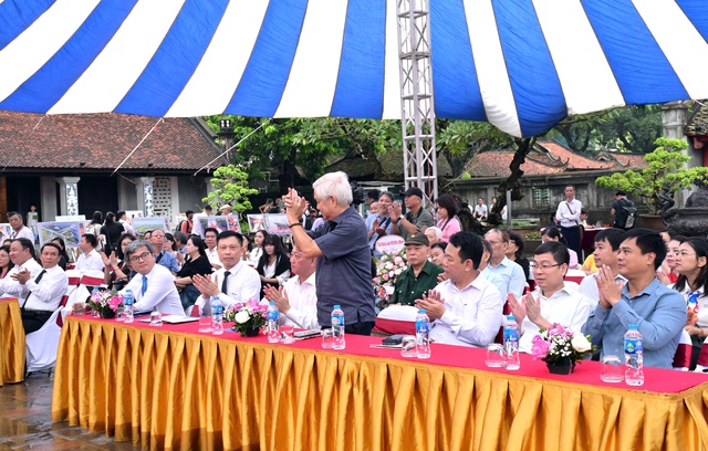 Triển lãm ảnh “Hà Nội trong tôi” năm 2025 với chủ đề: Hà Nội trong kỷ nguyên vươn mình- Ảnh 2. Triển lãm ảnh “Hà Nội trong tôi” năm 2025 với chủ đề: Hà Nội trong kỷ nguyên vươn mình- Ảnh 2.