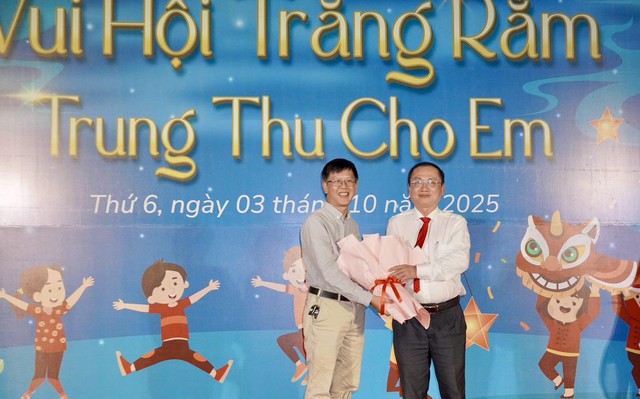 Ấm áp đêm hội trăng rằm tại Bệnh viện Đa khoa Trung ương Cần Thơ- Ảnh 3.
