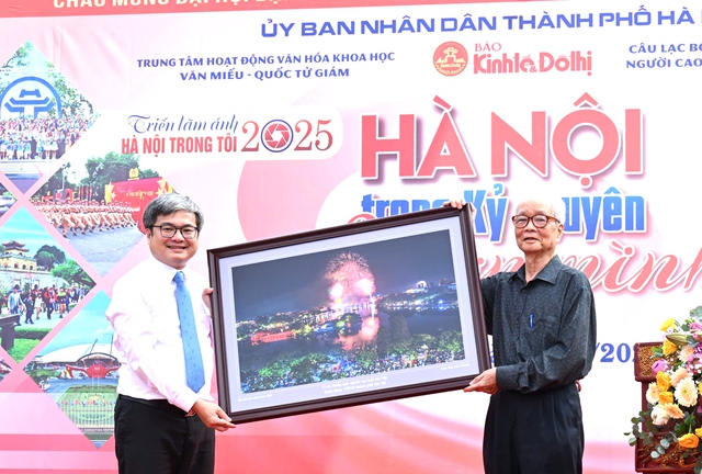 Triển lãm ảnh “Hà Nội trong tôi” năm 2025 với chủ đề: Hà Nội trong kỷ nguyên vươn mình- Ảnh 7. Triển lãm ảnh “Hà Nội trong tôi” năm 2025 với chủ đề: Hà Nội trong kỷ nguyên vươn mình- Ảnh 7.