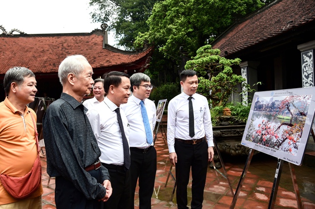 Triển lãm ảnh “Hà Nội trong tôi” năm 2025 với chủ đề: Hà Nội trong kỷ nguyên vươn mình- Ảnh 11. Triển lãm ảnh “Hà Nội trong tôi” năm 2025 với chủ đề: Hà Nội trong kỷ nguyên vươn mình- Ảnh 11.