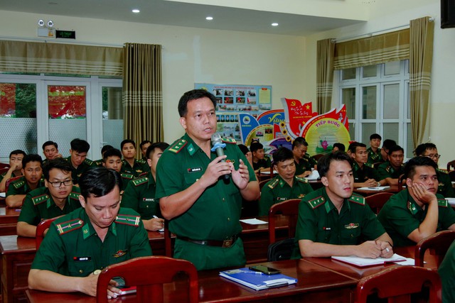 BĐBP TP Cần Thơ tổ chức đối thoại dân chủ với cán bộ, chiến sĩ năm 2025- Ảnh 2.