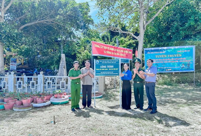 An Giang: Đồn Biên phòng Tiên Hải tuyên truyền trồng cây xanh, bảo vệ rừng, bảo vệ môi trường biển đảo- Ảnh 1. An Giang: Đồn Biên phòng Tiên Hải tuyên truyền trồng cây xanh, bảo vệ rừng, bảo vệ môi trường biển đảo- Ảnh 1.