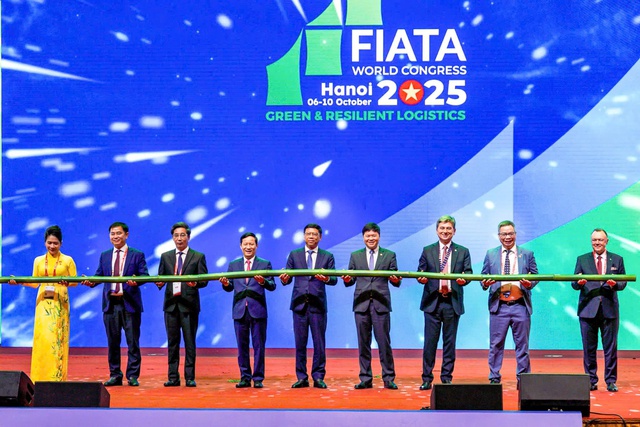 Hải Phòng đặt mục tiêu trở thành trung tâm logistics hàng đầu Việt Nam và Đông Nam Á- Ảnh 1. Hải Phòng đặt mục tiêu trở thành trung tâm logistics hàng đầu Việt Nam và Đông Nam Á- Ảnh 1.