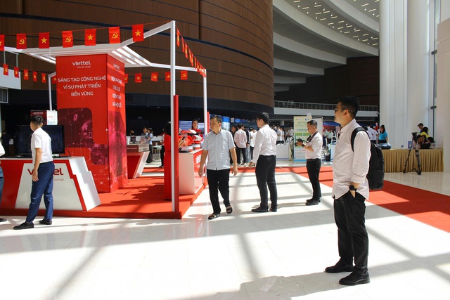 TECHFEST Hải Phòng 2025 giới thiệu và kết nối hơn 1.000 sản phẩm công nghệ- Ảnh 4. TECHFEST Hải Phòng 2025 giới thiệu và kết nối hơn 1.000 sản phẩm công nghệ- Ảnh 4.
