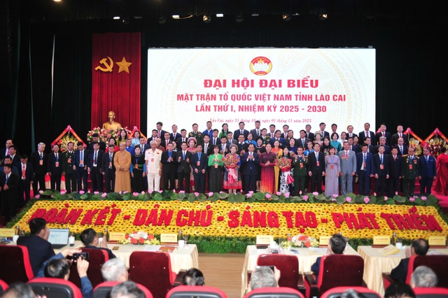 MTTQ Việt Nam tỉnh Lào Cai: Không ngừng phát huy sức mạnh đoàn kết toàn dân- Ảnh 9. MTTQ Việt Nam tỉnh Lào Cai: Không ngừng phát huy sức mạnh đoàn kết toàn dân- Ảnh 9.