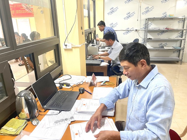 Thanh Hóa: Với tinh thần phục vụ “làm hết việc chứ không hết giờ”- Ảnh 4.