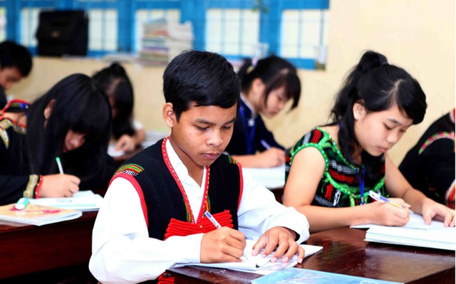 Lào Cai: Nâng cao giáo dục vùng dân tộc thiểu số bằng những bước đi đổi mới- Ảnh 1.