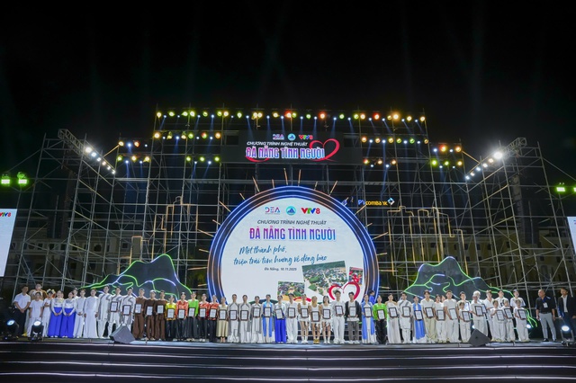 Đà Nẵng: Gần 230 triệu đồng từ chương trình nghệ thuật ủng hộ đồng bào vùng lũ- Ảnh 3.